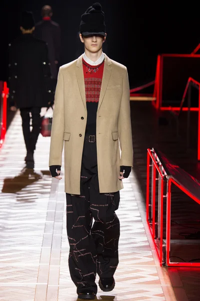 Look 26